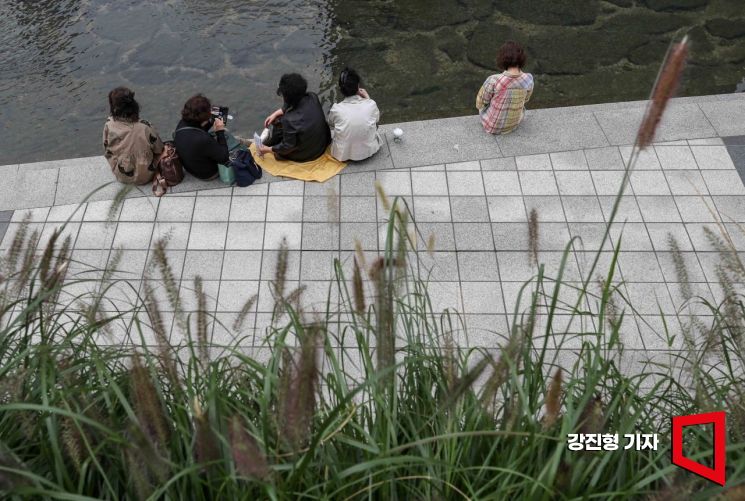 [포토] 청계천에 찾아온 가을