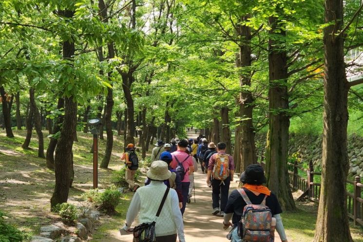 2024년 상반기 ‘시민과 함께하는 고양누리길 14개 코스 걷기’. ＜사진=고양시＞