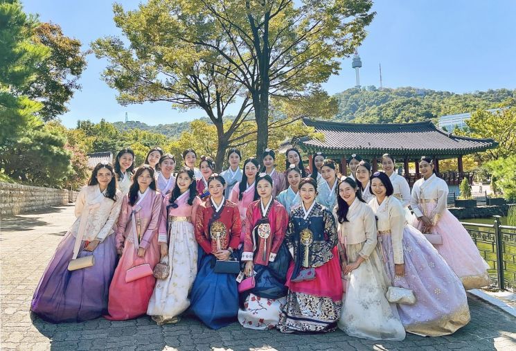 대한항공 신입 외국인 승무원, 한국문화 체험