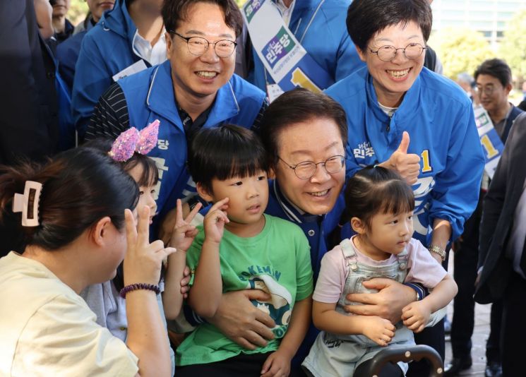 여야, 부산 재보선 총력전…韓"인적 쇄신"·李 "2차 심판"