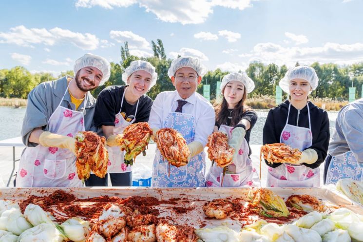 가보자 마포나루 맛보자 마포새우!...세계로 도약하는 제17회 새우젓 축제