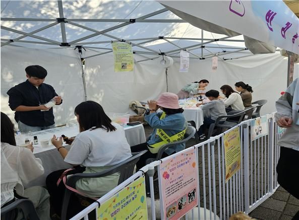 구리시는 지난 11일부터 13일까지 장자호수공원에서 구리시 최초로 반려동물 문화축제‘댕댕아 구리에서 놀자’를 개최하고 있다. ＜사진=구리시＞