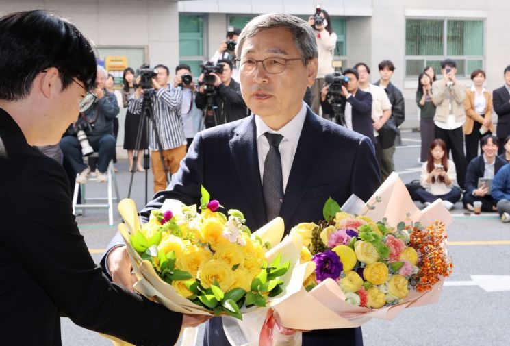 정근식 서울시교육감 "10년 혁신교육 성과 잇되 한계는 넘을 것"