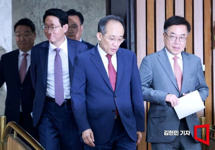 [포토] 국감대책회의 참석하는 추경호 원내대표