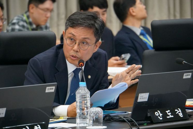 안도걸 “한국 경제, 경기하강 국면 재진입”