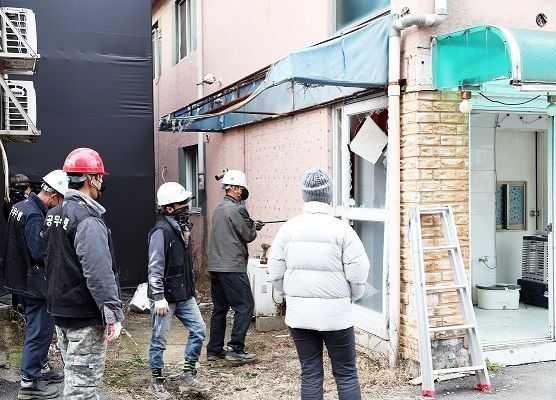 파주시, 용주골 불법건축물 4개동 강제철거