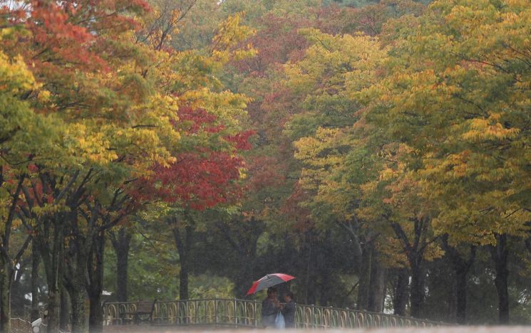 토요일 오전까지 전국에 가을비…제주는 일요일 새벽까지