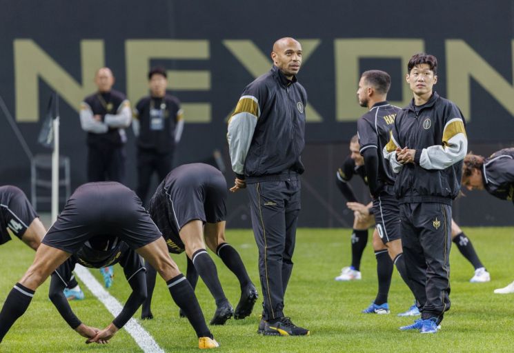 축구 전설들 모였다…"FC온라인 이용자들, 좋은 추억 남기길"