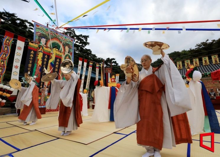 [포토] 순직 제복공무원들을 위한 국행수륙재