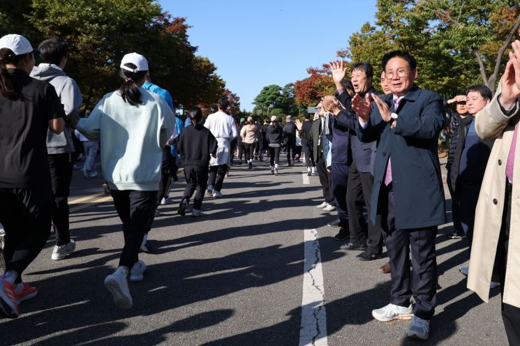 ‘건강도 챙기고 기부도 하고...제1회 효도밥상 마라톤 개최 