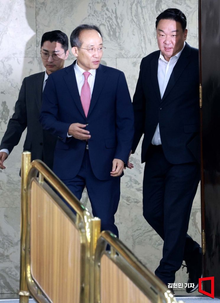 [포토]국정감사대책회의 향하는 추경호