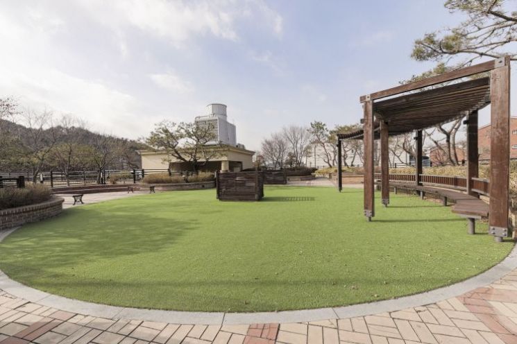 ‘KB골든라이프케어 평창 카운티’ 유튜버 공빠TV와 마케팅 협력