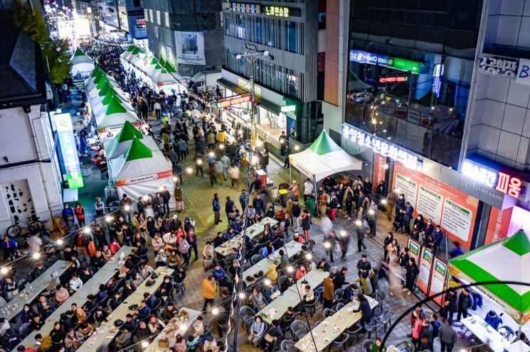 [궁금증연구소]만두·김밥·라면 흔한데…축제로 흥하겠다는 이곳