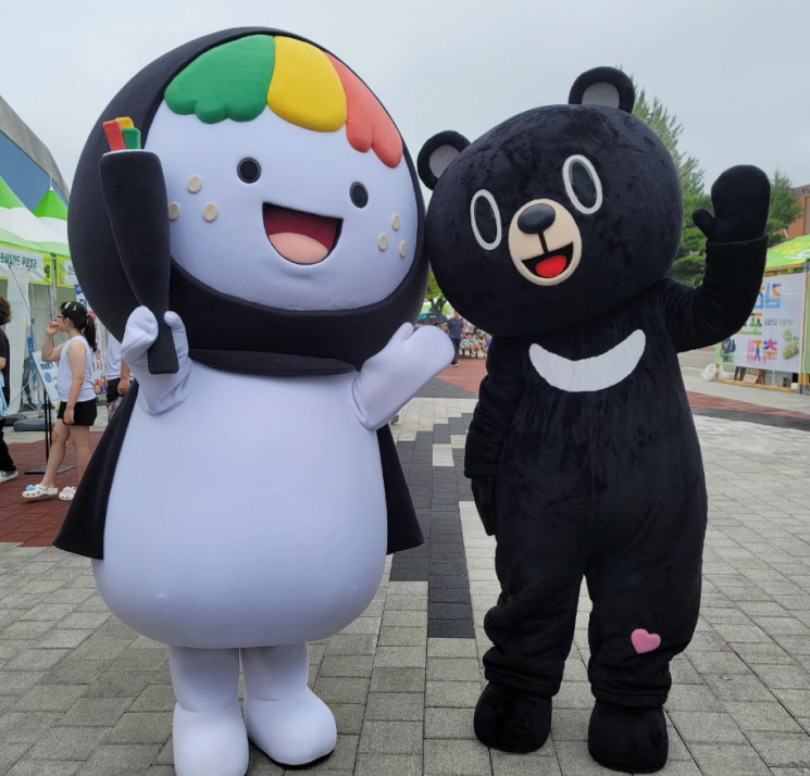 [궁금증연구소]만두·김밥·라면 흔한데…축제로 흥하겠다는 이곳