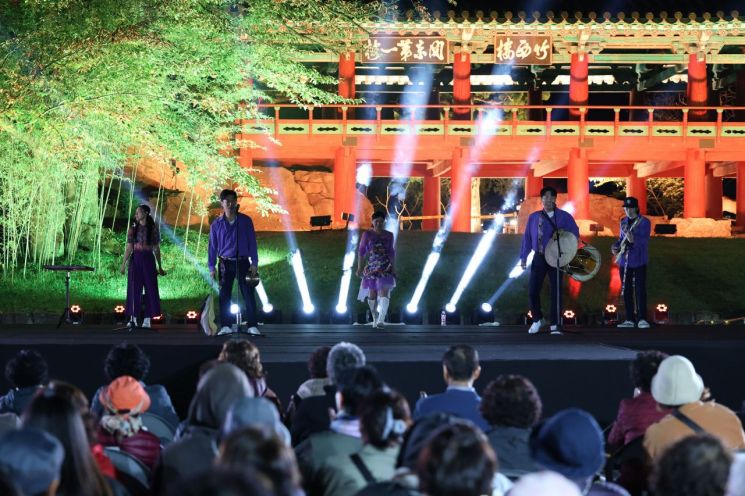 3일 동안 밤에 본 ‘삼척 죽서루’는 더 빛났다
