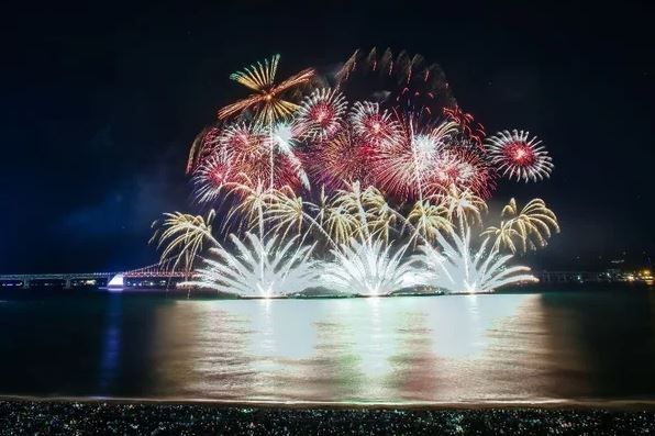 불꽃축제가 뭐라고…부산서 20만원 숙박료 90만원 '뻥튀기'