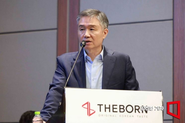 [포토] 더본코리아 기업설명회서 발표하는 강석원 공동대표