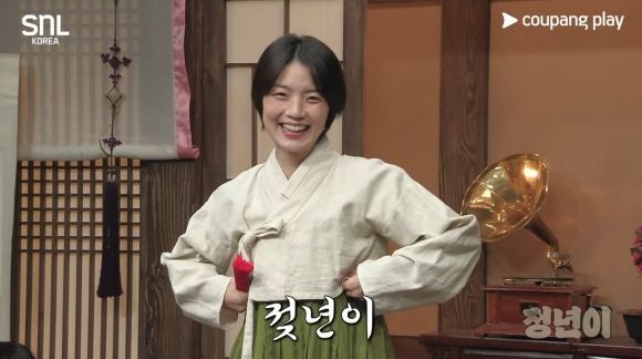 한강·하니 조롱에 '외설' 정년이까지…논란에 입 연 SNL PD