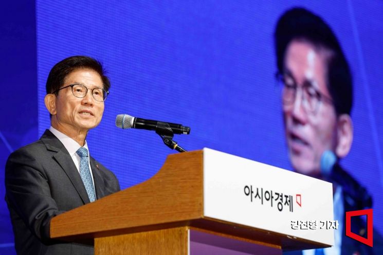 [포토] 아시아양성평등지수대상 시상식서 격려사하는 김문수 장관