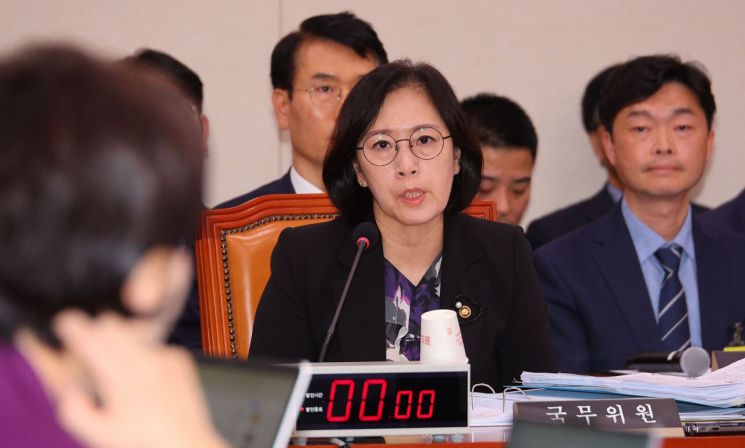 신영숙 여가차관 "딥페이크에 정부 대처 한계 공감"