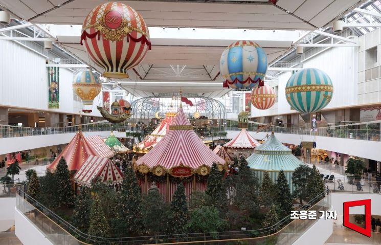 [포토] 화려한 크리스마스 테마마을