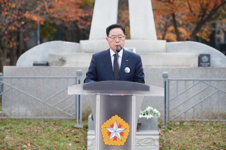 강수현 양주시장이 '제18회 6·25참전유공자비 건립 기념식'에 참석해 인사말을 하고 있다. ＜사진=양주시＞