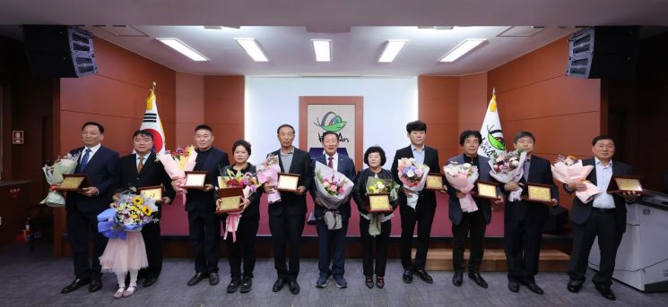 함안군, 하반기 ‘군민 으뜸상’ 표창 수여. [이미지제공=함안군]