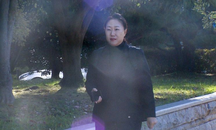 ‘공천 개입 의혹’ 폭로자 강혜경, 8번째 검찰 출석