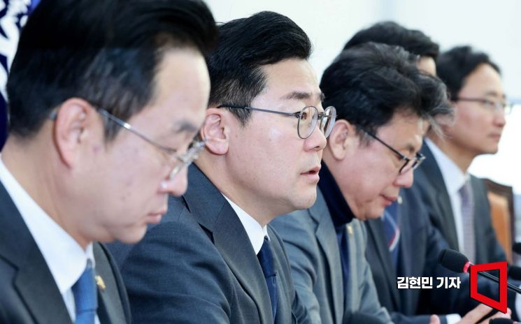 [Photo] Park Chan-dae "Government, Stop Premature Announcements and Halt Plans for Troop Deployment and Weapon Support"