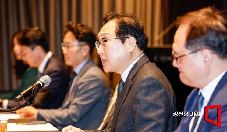 [포토] 모두발언하는 정인교 통상교섭본부장