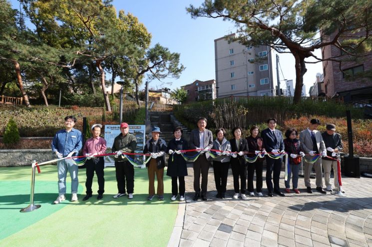 노원구 영축산 해그늘공원 준공...오승록 노원구청장 참석