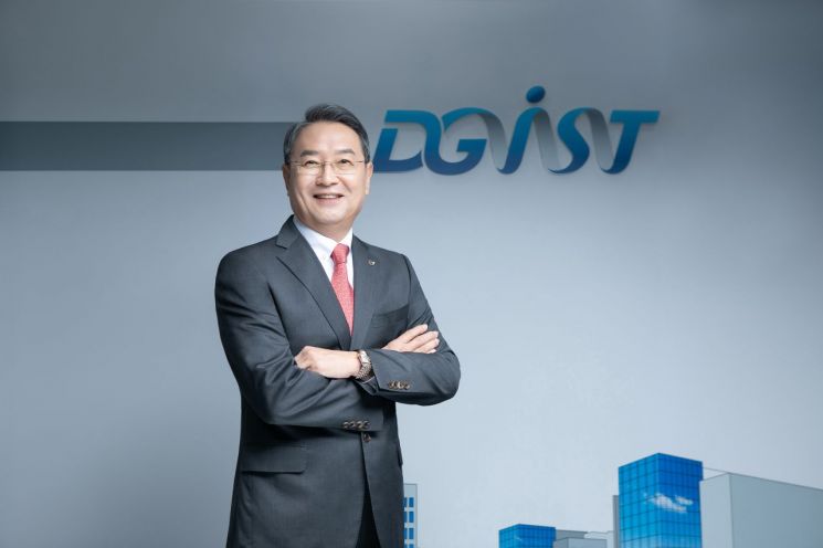 '대한민국 올해의 기계인' 이건우 DGIST 총장  