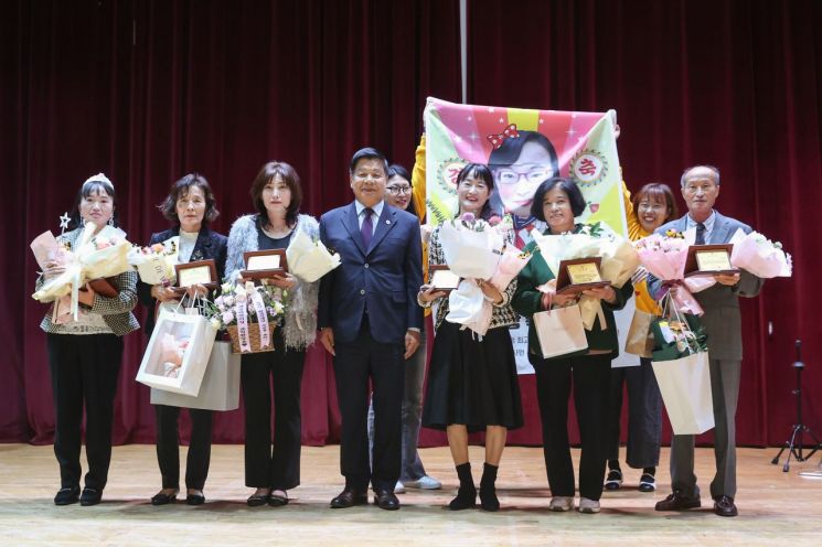 고성군 보육인의 밤 행사 개최.