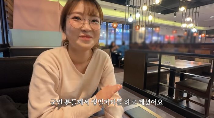 "군인 밥값 결제하겠다"는 여성에 화답한 사장의 '통 큰' 결정