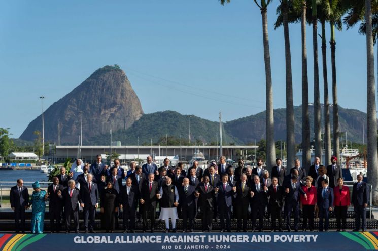 G20서 바이든 빠진 단체사진…시진핑은 정중앙