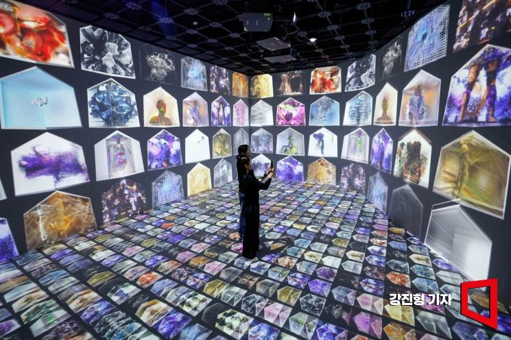 [포토] '우주로 발사된 최초의 AI 예술'