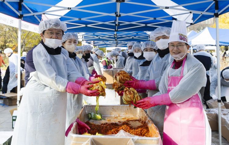 최호권 영등포구청장, 김장 한마당 축제서 나눔의 온기 전해