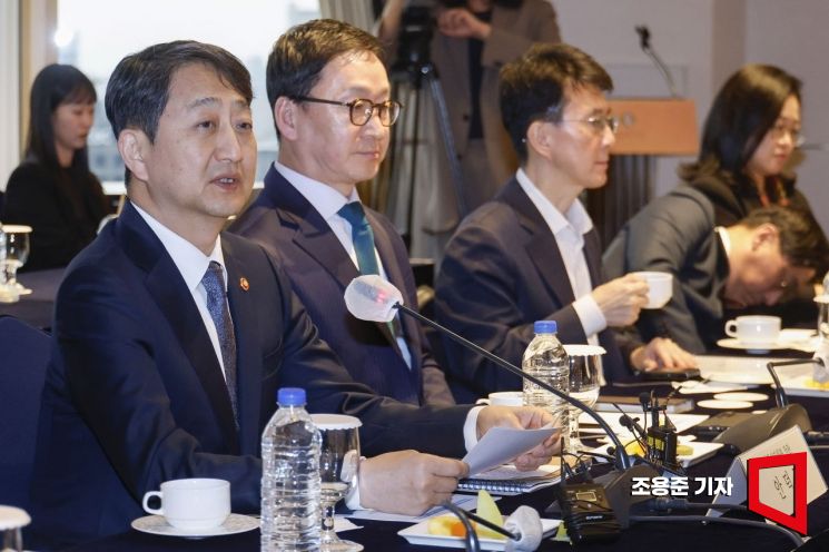 [포토] 반도체업계 만난 안덕근 장관