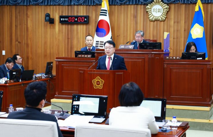 손병복 울진군수는  군민 행복을 위한 2025년 군정운영 방향을 제시했다. 울진군 제공