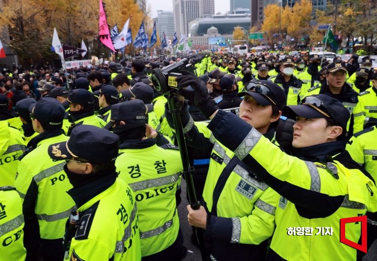 [MZ순경]현장 최전선의 '어벤져스'…서울경찰청 11기동대 막내들