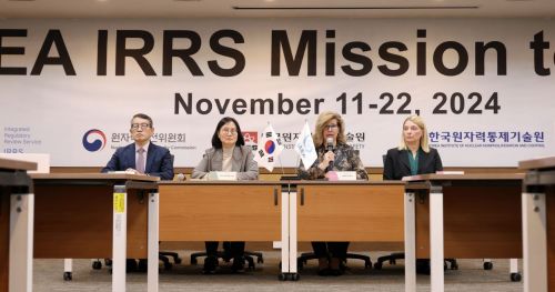 국제원자력기구(IAEA) 통합규제검토서비스(IRRS) 검증단이 22일 대전 유성구에 있는 한국원자력안전기술원에서 IRRS 수검 결과를 브리핑하고 있다. 원자력안전위원회 제공