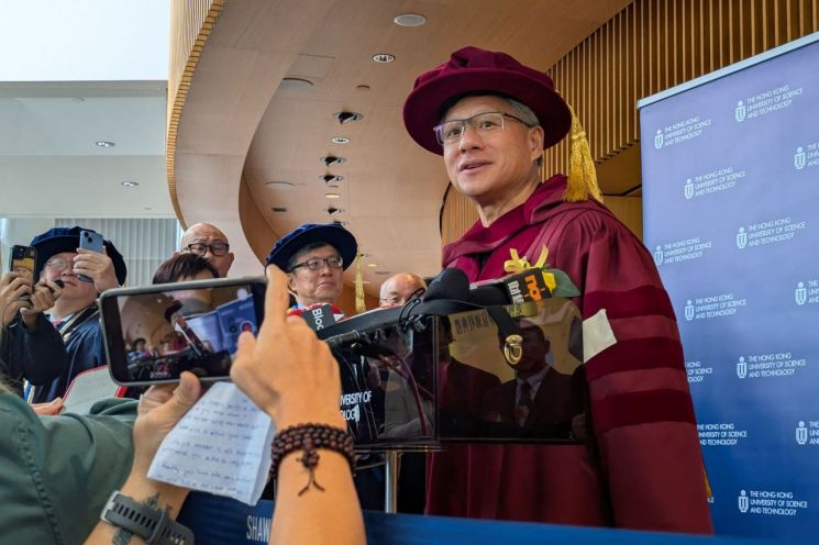 삼성전자 HBM, 엔비디아 납품 '초읽기'…젠슨 황 "최대한 빨리 작업"