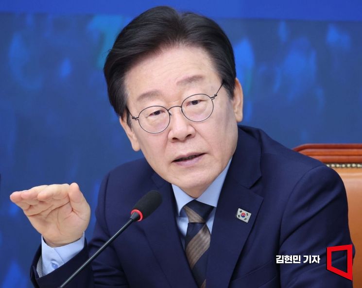 [포토] 이재명 "경제 어려운데 정부 역할 못하고 있어"