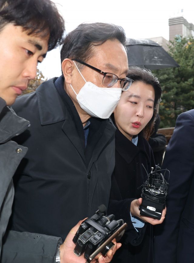 '부당대출 의혹' 손태승 전 우리금융 회장, 구속영장 기각…"방어권 보장 필요"