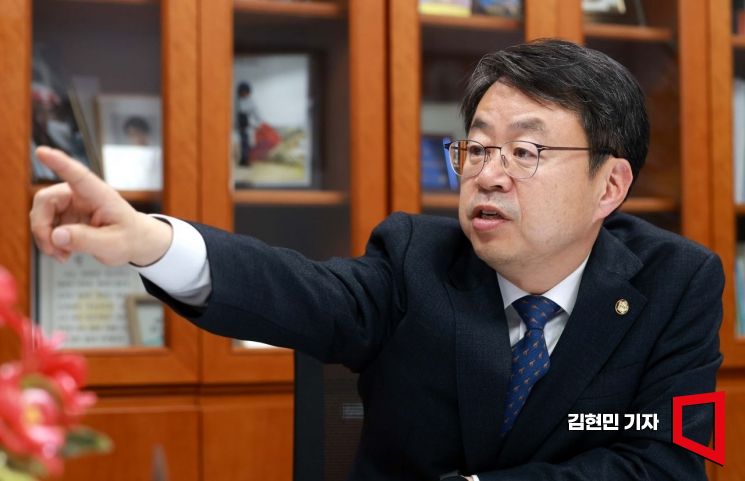 박홍배 "반도체법 주 52시간제 예외 조항, 사회적 대화체부터 거쳐야"