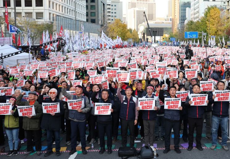 '윤 정권 퇴진 집회 충돌' 민주노총 관계자 줄소환
