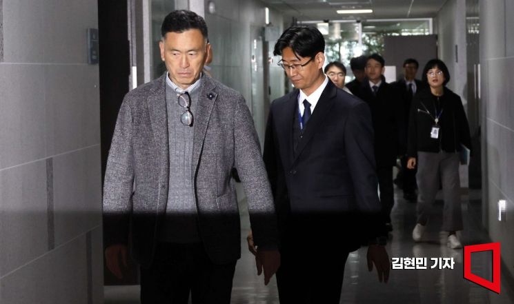[포토] 국민의힘 기조국 사무실 들어가는 검찰 수사관들