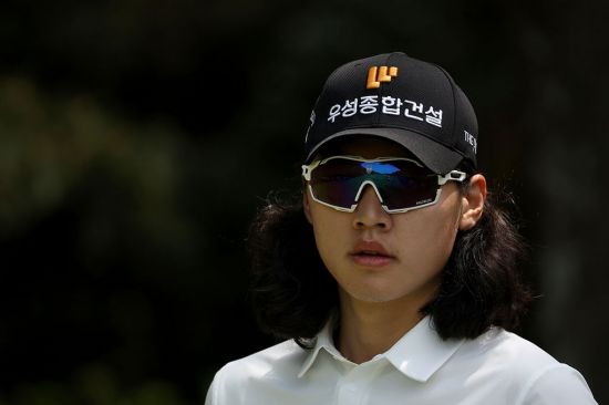 Lee Yu-seok grew his hair for three years and was called a ‘long-haired golfer.’ Photo provided by KPGA