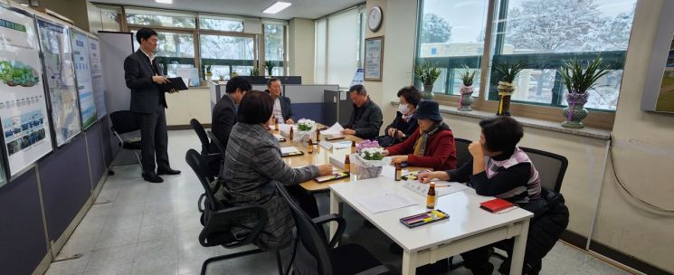 구리시가 지난 27일 2024년 하반기 수돗물평가위원회 정기회의를 개최하고 있다. 구리시 제공