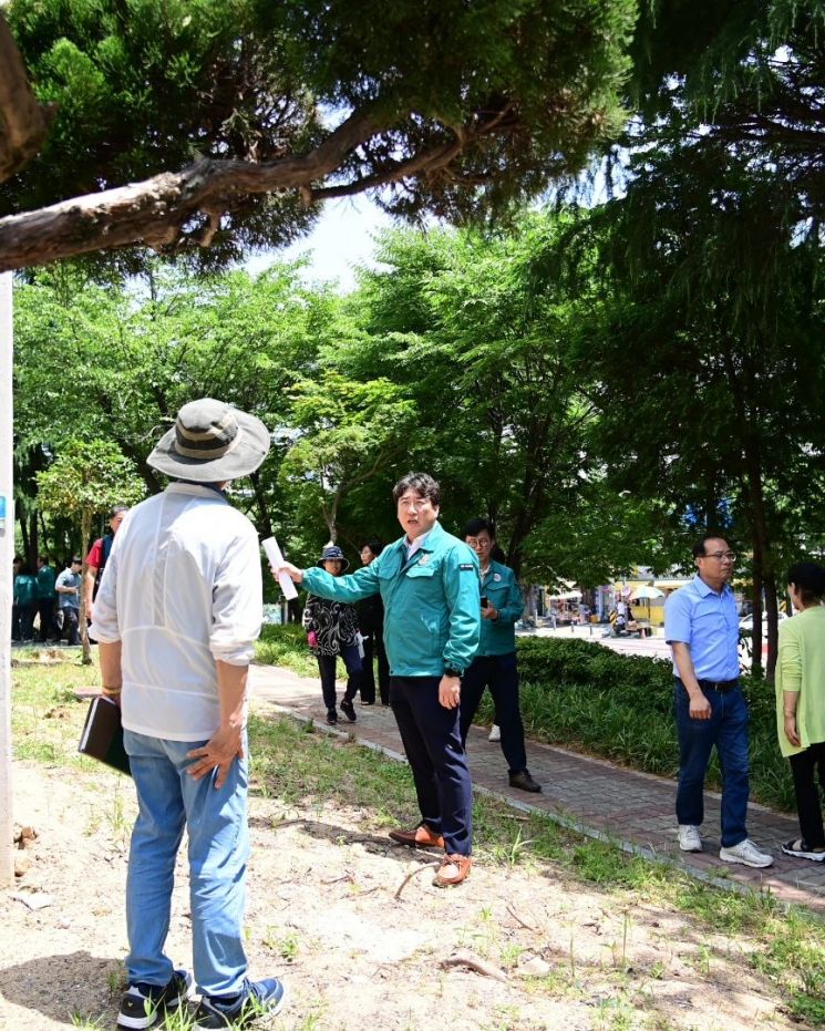 안형주 광주광역시 서구 의회 의원이 현장 활동을 벌이고 있다. 안형주 의원 제공